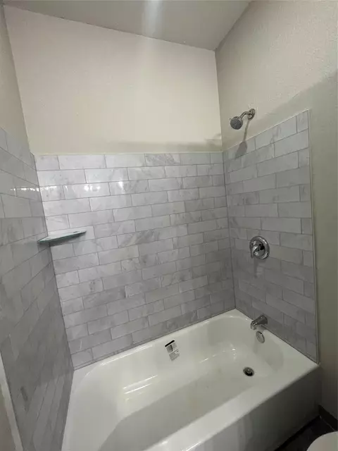 Bath - 17539 Reno Rd, Conroe, TX 77306 photo 3 of 3