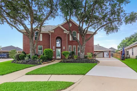 4222 Blue Water Ct, Pasadena, TX 77505