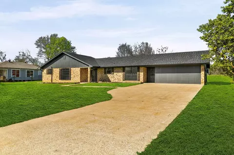 407 Quincy Ave, Alto, TX 75925