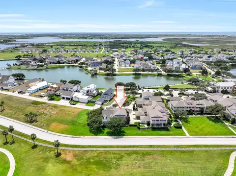 6 Barque Ln, Galveston, TX 77554