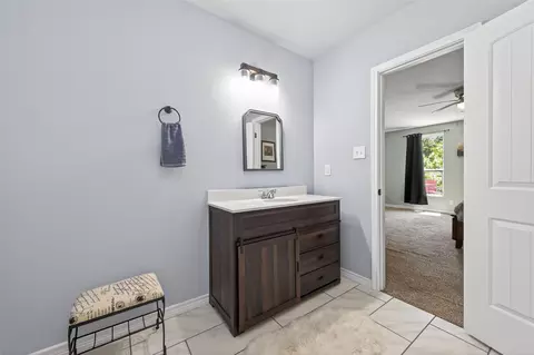 Bath - 11853 Doty Dr, Conroe, TX 77303 photo 2 of 4