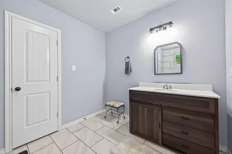 Bath - 11853 Doty Dr, Conroe, TX 77303 photo 3 of 4