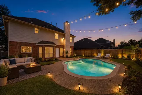12206 Meadow Park Ct, Meadows Place, TX 77477
