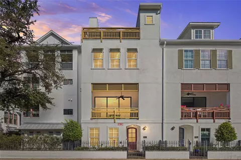 2714 Harvard St, Houston, TX 77008