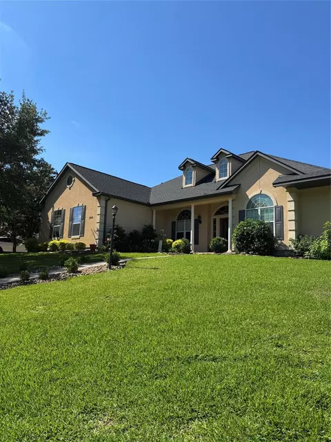 500 Edgewood Dr, Montgomery, TX 77356