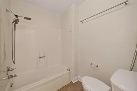 Bath - 16906 Spruce Run Dr, Spring, TX 77379 photo 4 of 4