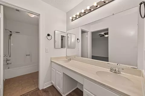 Bath - 16906 Spruce Run Dr, Spring, TX 77379 photo 3 of 4