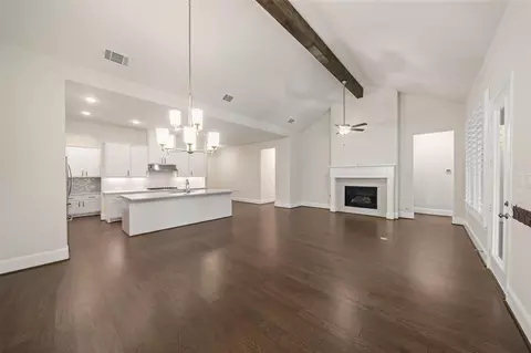 Living - 204 Bee Balm Ct, Conroe, TX 77304 photo 3 of 3