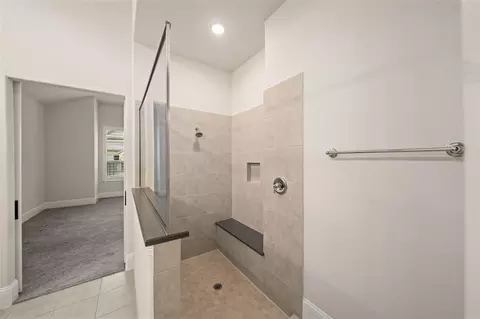Bath - 204 Bee Balm Ct, Conroe, TX 77304 photo 3 of 4