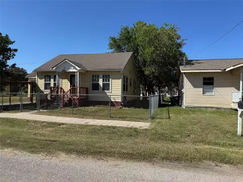 602606 E Clayton St, Cuero, TX 77954