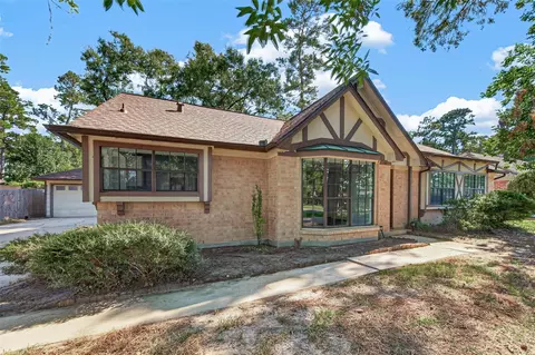 9626 Pinehurst St, Baytown, TX 77521