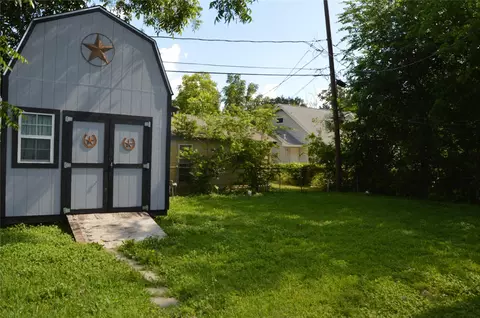 Exterior - 605 Maple Ave, Pasadena, TX 77506 photo 2 of 3