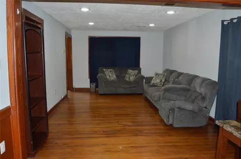 Living - 605 Maple Ave, Pasadena, TX 77506 photo 1 of 2