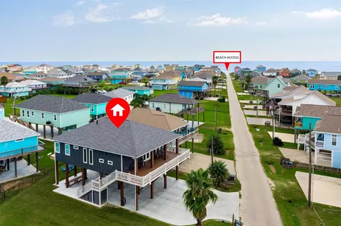972 Driftwood Dr, Crystal Beach, TX 77650