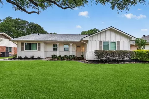 5006 Creekbend Dr, Houston, TX 77035