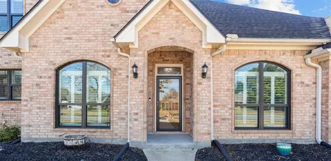 215 Ridgemont Dr, Alvin, TX 77511