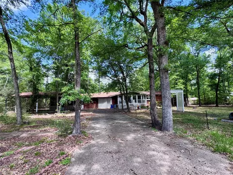 106 Westlake Rd, Trinity, TX 75862