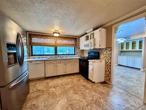 Kitchen - 106 Westlake Rd, Trinity, TX 75862 photo 2 of 2