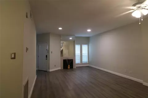 10811 Richmond Ave #11, Houston, TX 77042