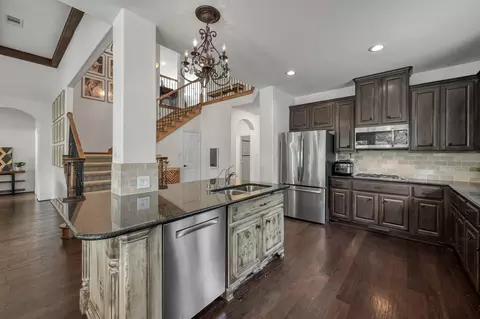Kitchen - 471 Hendricks Forest Ln, Conroe, TX 77384 photo 3 of 4