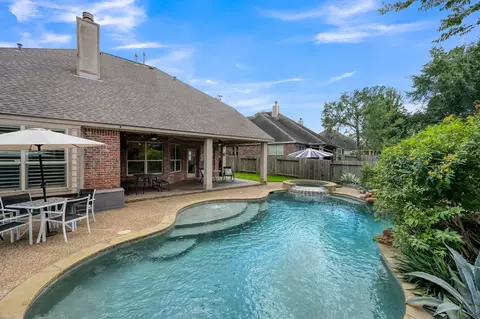 471 Hendricks Forest Ln, Conroe, TX 77384
