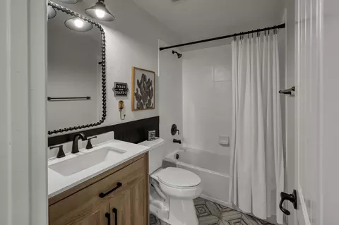 Bath - 471 Hendricks Forest Ln, Conroe, TX 77384 photo 3 of 4
