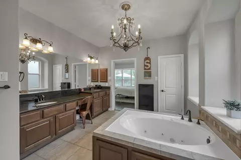 Bath - 471 Hendricks Forest Ln, Conroe, TX 77384 photo 1 of 4