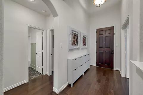 Entry Way - 471 Hendricks Forest Ln, Conroe, TX 77384 photo 2 of 6