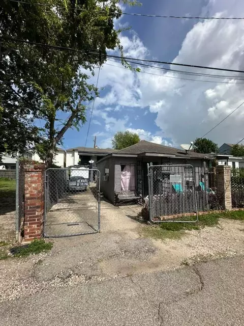 4406 Allen St, Houston, TX 77007