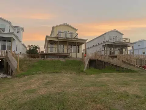 4436 Shady Lake Dr, Seabrook, TX 77586