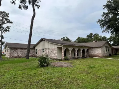 Exterior - 203 Acorn Tree Ct, Spring, TX 77388 photo 3 of 7