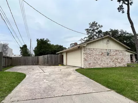Exterior - 203 Acorn Tree Ct, Spring, TX 77388 photo 5 of 7