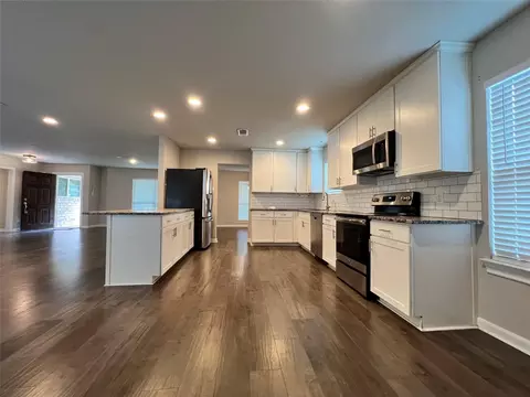 Kitchen - 203 Acorn Tree Ct, Spring, TX 77388 photo 2 of 4