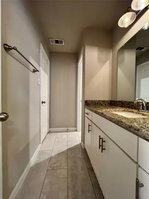 Bath - 203 Acorn Tree Ct, Spring, TX 77388 photo 1 of 8