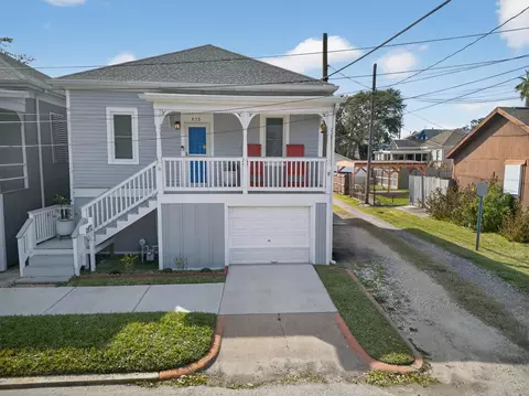 615 7th St, Galveston, TX 77550