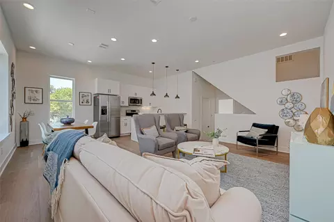 6032 Beall St, Houston, TX 77091