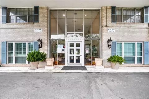 2600 Bellefontaine St #D24, Houston, TX 77025