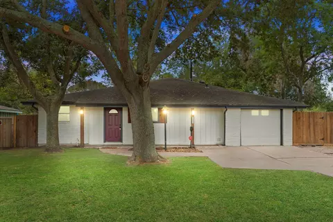 1413 N Natchez Dr, Texas City, TX 77591