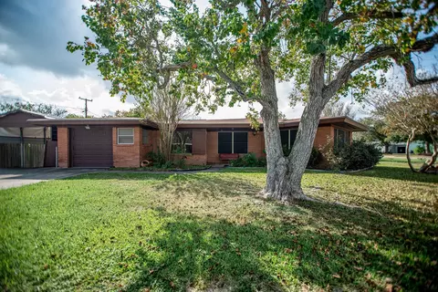 218 Burnet St, Port Lavaca, TX 77979