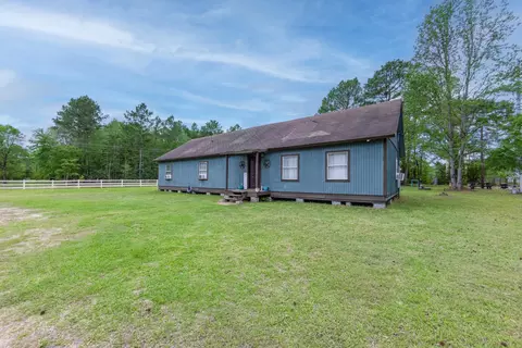 101 Plantation Dr, Waller, TX 77484