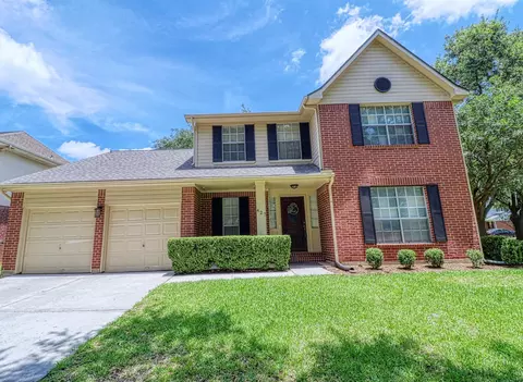 427 Birch Hill Dr, Sugar Land, TX 77479