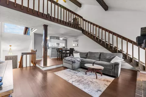 671 Davis Rd, League City, TX 77573