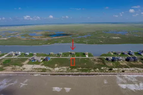 1064 Cr 230 Canal Dr, Sargent, TX 77414