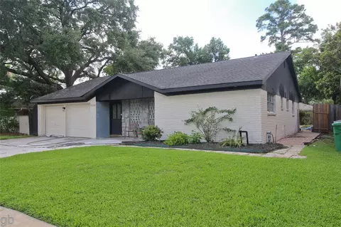 5530 Loch Lomond Dr, Houston, TX 77096