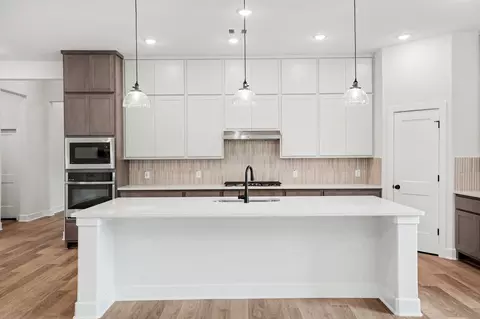 Kitchen - 13847 Bourbon Rose, Willis, TX 77378 photo 3 of 4
