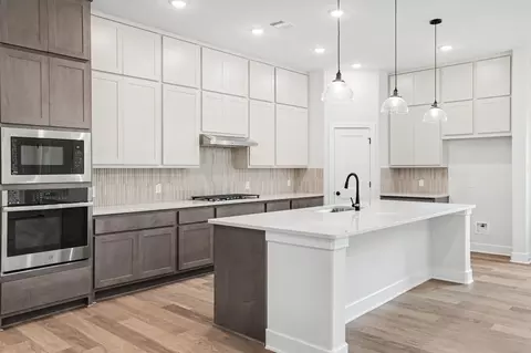 Kitchen - 13847 Bourbon Rose, Willis, TX 77378 photo 2 of 4