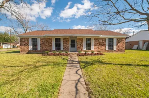 8503 Braes River Dr, Houston, TX 77074