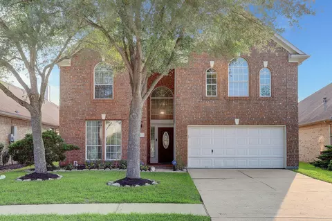 313 Marina Oaks Ct, Kemah, TX 77565