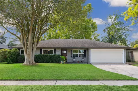 5743 Ettrick Dr, Houston, TX 77035