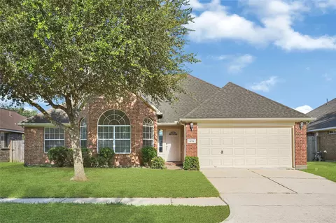 4014 Redwood Arbor Ln, Fresno, TX 77545